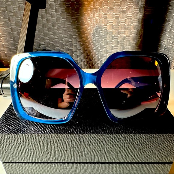 Accessories - Women’s OVERSIZE SUNGLASSES